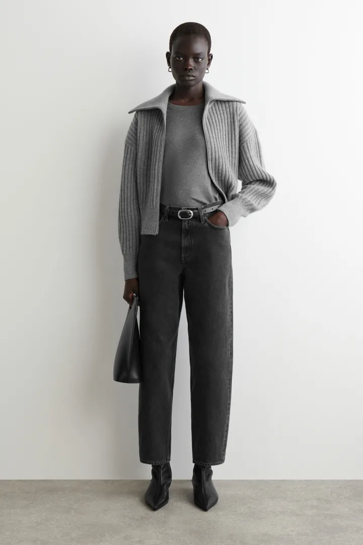 COS default image 18 of 블랙 in ARCH 테이퍼드 진