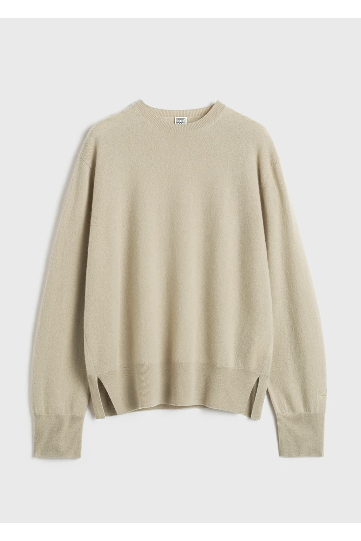 TOTEME 크루-넥 캐시미어 니트 폰의 폰컬러 4번쨰 이미지입니다.