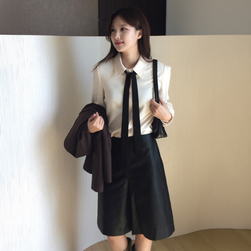 [26 F/W] 배색 타이 블라우스 ITQAZBL860 상품 이미지