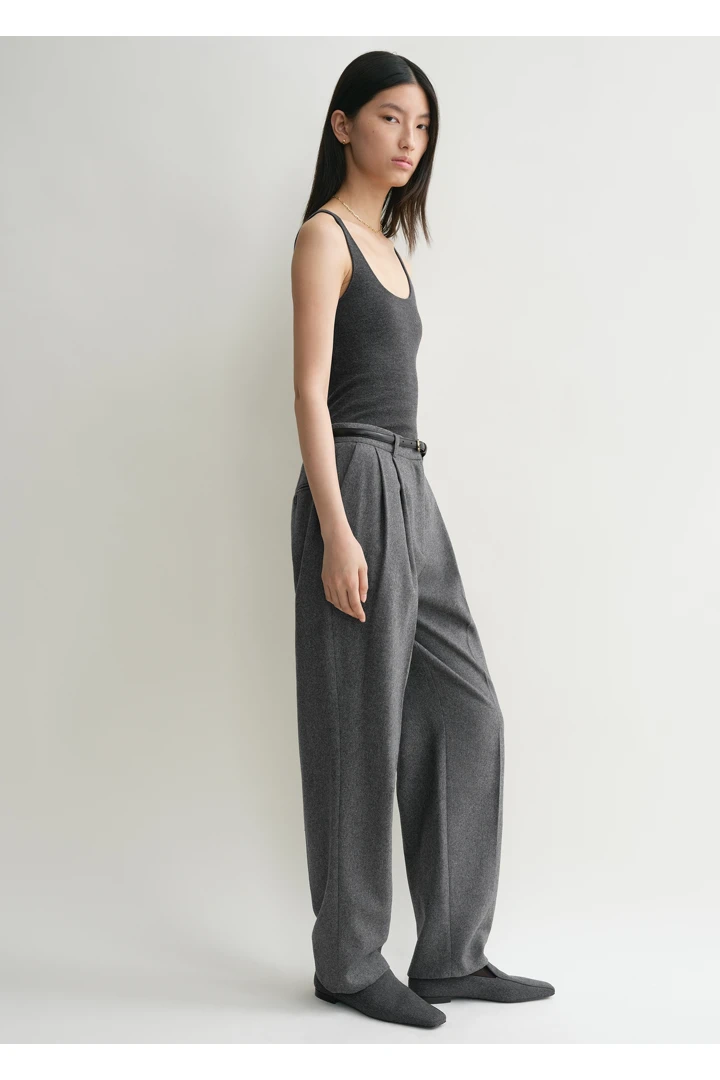 TOTEME 더블-플리티드 테일러드 트라우저 그레이 멜란지의 그레이 멜란지컬러 1번쨰 이미지입니다.