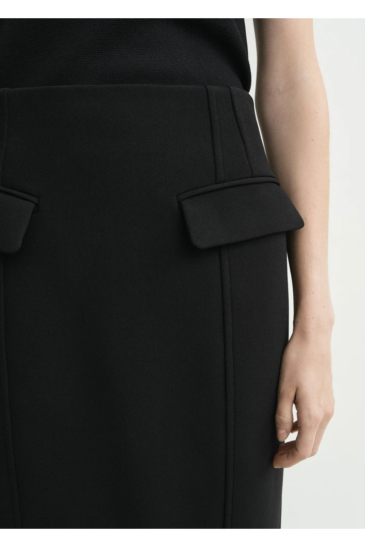 TOTEME 포켓 수트 스커트 블랙의 블랙컬러 4번쨰 이미지입니다.