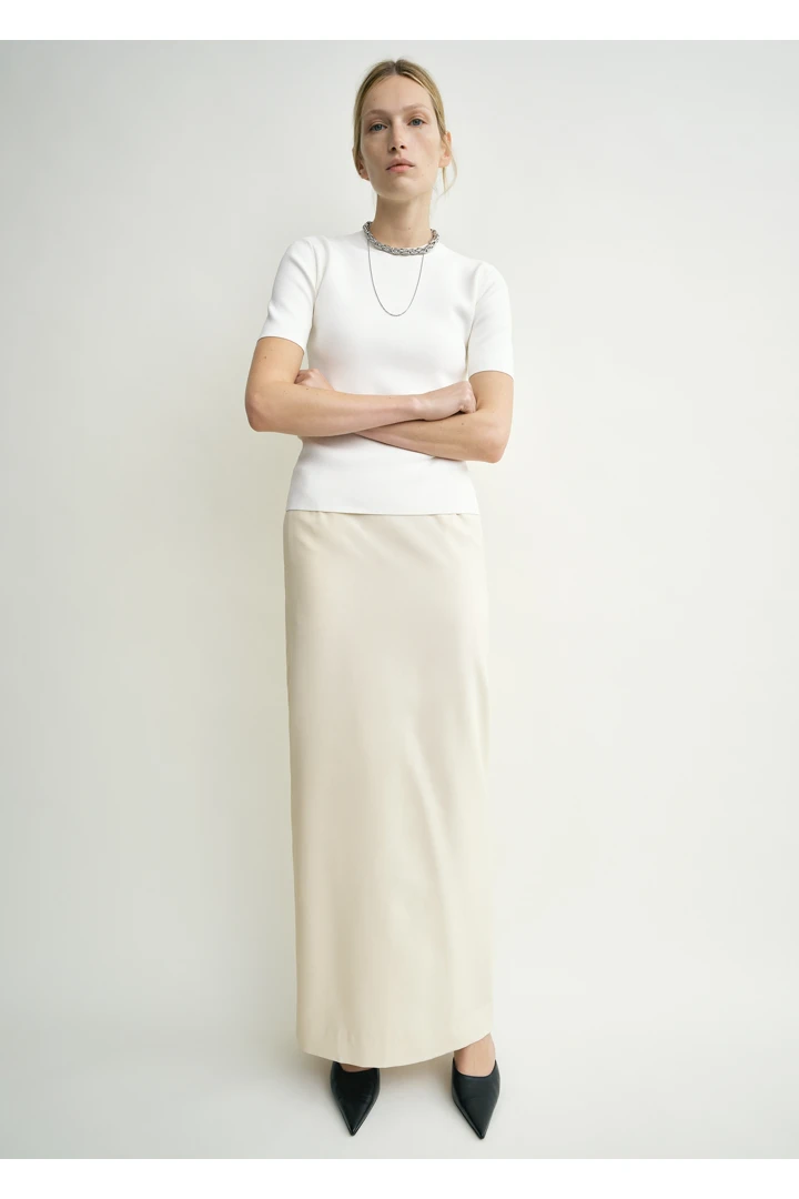 TOTEME 라이트 울 스커트 에크루의 에크루컬러 0번쨰 이미지입니다.