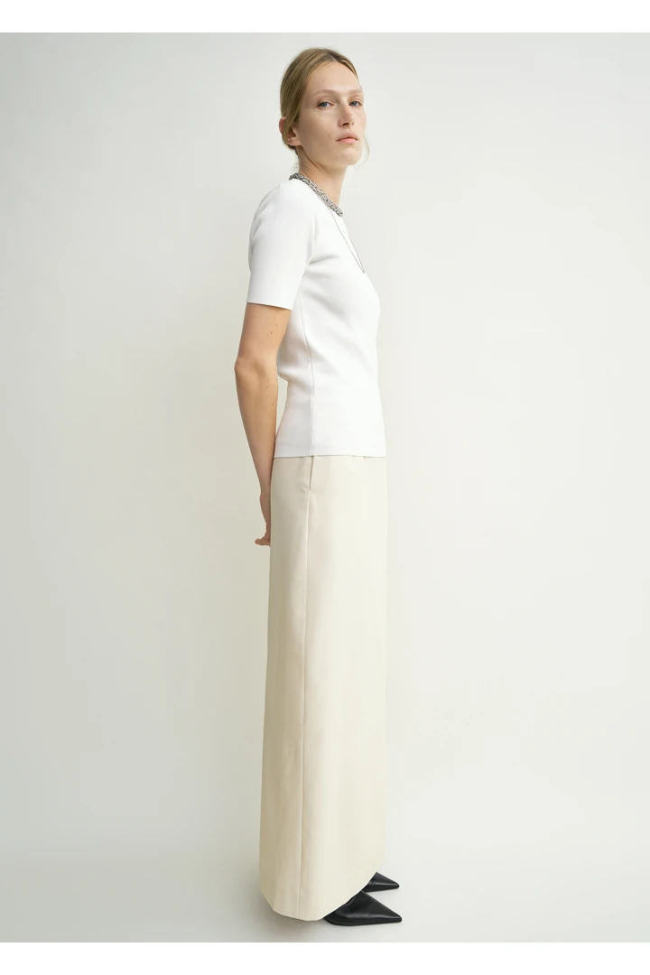 TOTEME 라이트 울 스커트 에크루의 에크루컬러 1번쨰 이미지입니다.