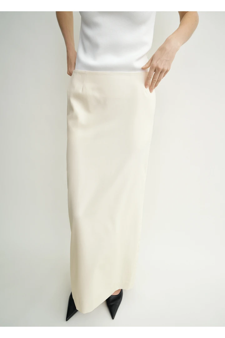 TOTEME 라이트 울 스커트 에크루의 에크루컬러 3번쨰 이미지입니다.