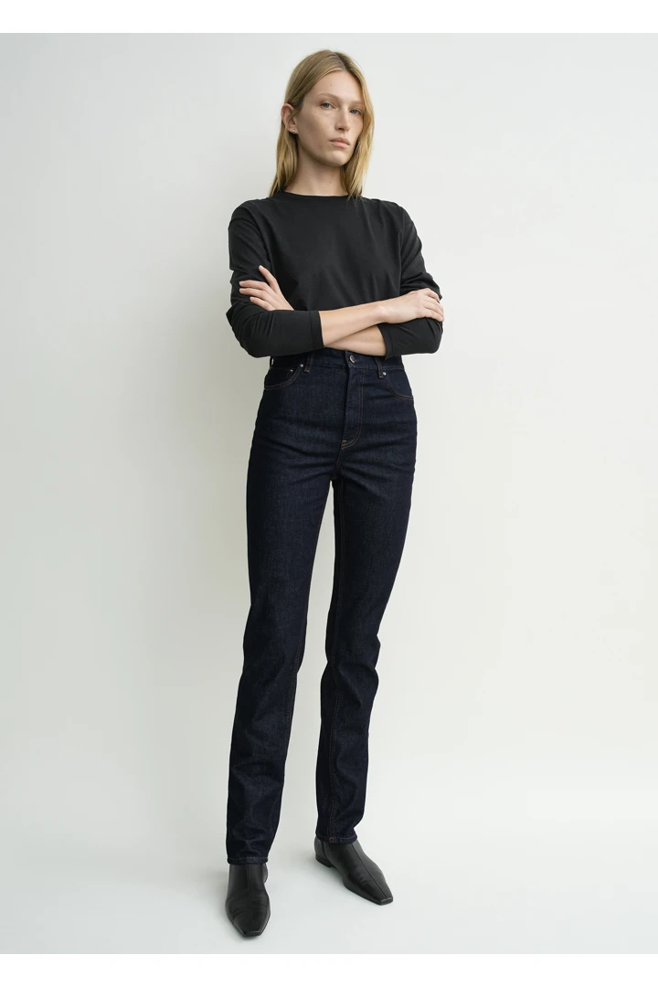 TOTEME 하이 슬림 데님 린스드 블루의 린스드 블루컬러 0번쨰 이미지입니다.