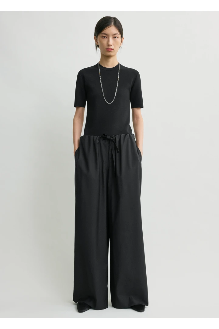 TOTEME default image 20 of 블랙 in 드로스트링 디너 트라우저 블랙