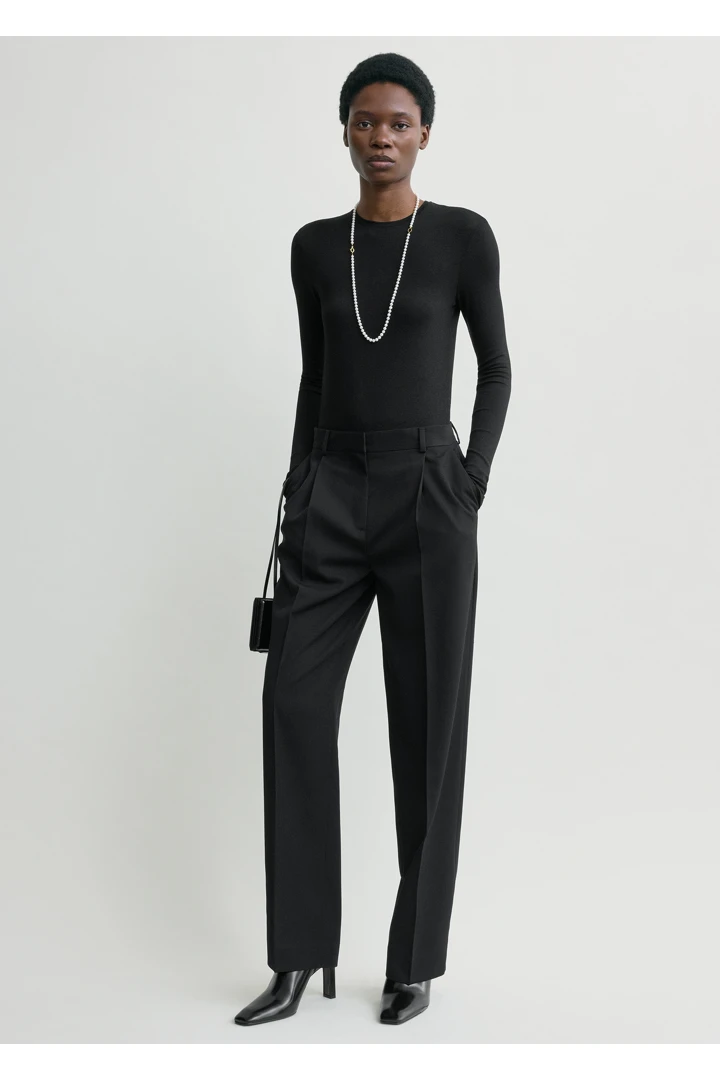 TOTEME default image 12 of 블랙 in 플리츠 트라우저 블랙