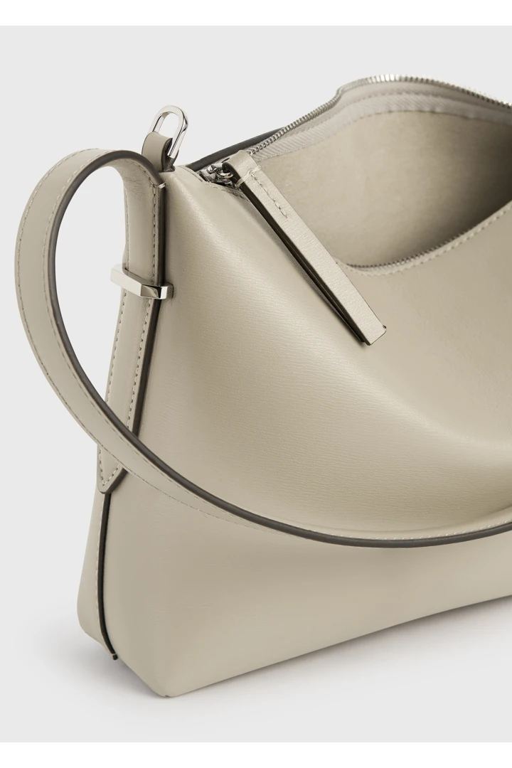 TOTEME 베벨 레더 리스틀릿 백 폰의 폰컬러 5번쨰 이미지입니다.