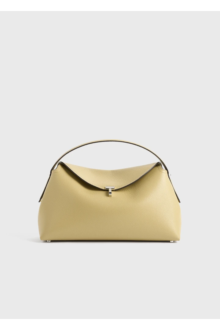 TOTEME 티-락 그레인 레더 탑 핸들 데저트의 데저트컬러 8번쨰 이미지입니다.