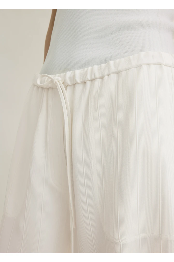 TOTEME 우븐 스트라이프 드로스트링 트라우저 머랭의 머랭컬러 3번쨰 이미지입니다.