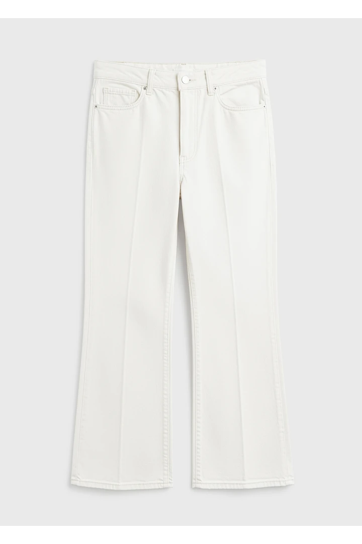 TOTEME 킥 플레어 데님 오프 화이트의 오프 화이트컬러 4번쨰 이미지입니다.
