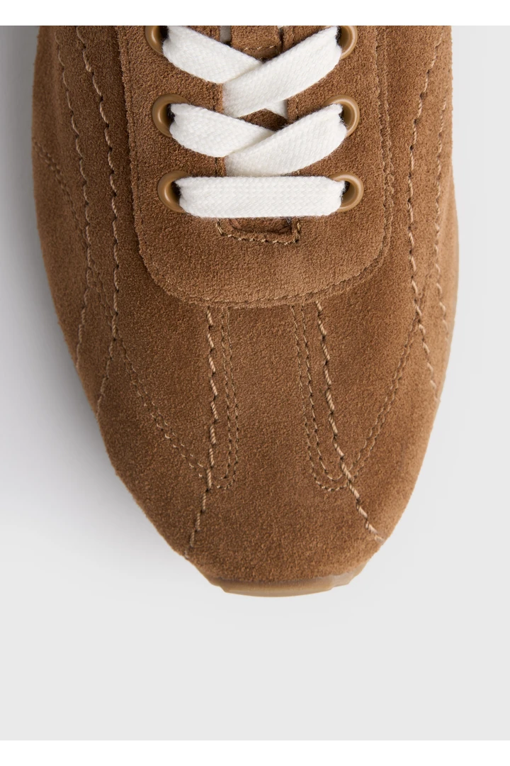 TOTEME 플렉스 스웨이드 스니커즈 코퍼의 코퍼컬러 7번쨰 이미지입니다.