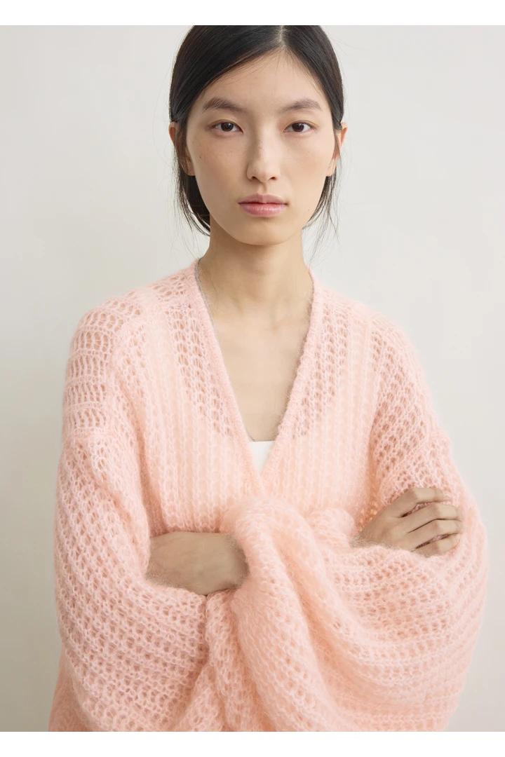 TOTEME 퍼프 가디건 블룸의 블룸컬러 3번쨰 이미지입니다.