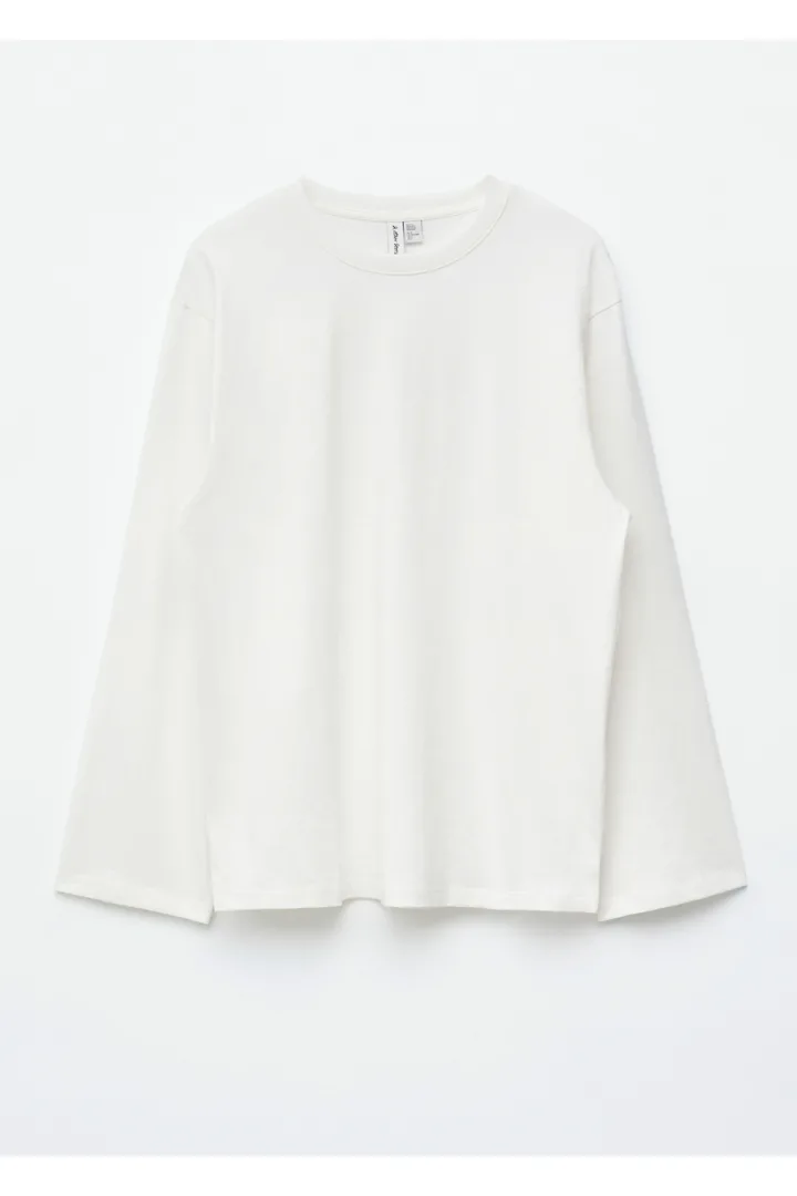 앤아더스토리즈 롱 슬리브 저지 탑의 화이트컬러 Product입니다.
