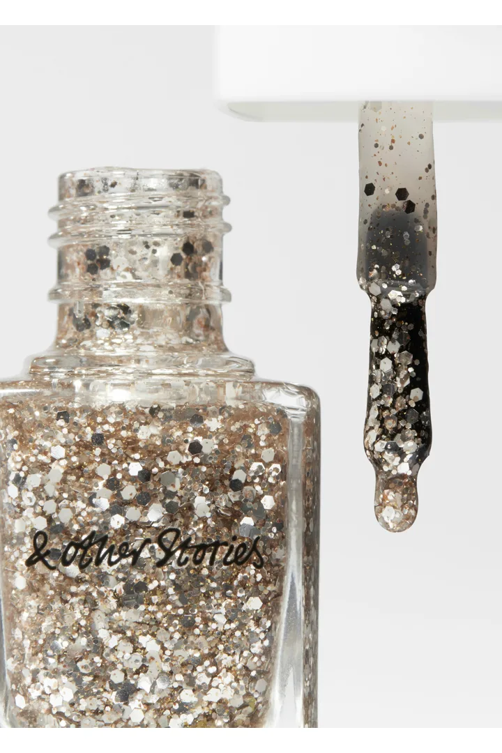 앤아더스토리즈 네일 컬러의 플래티넘 베일컬러 Detail입니다.