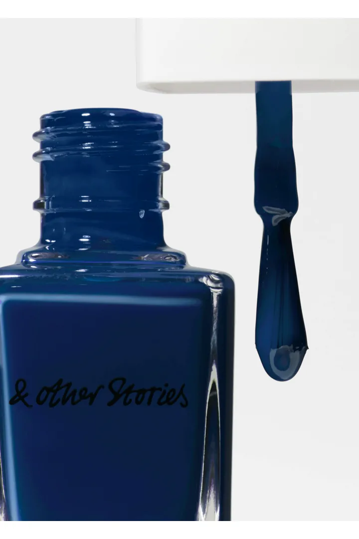 앤아더스토리즈 네일 컬러의 뉴 네이비컬러 Detail입니다.