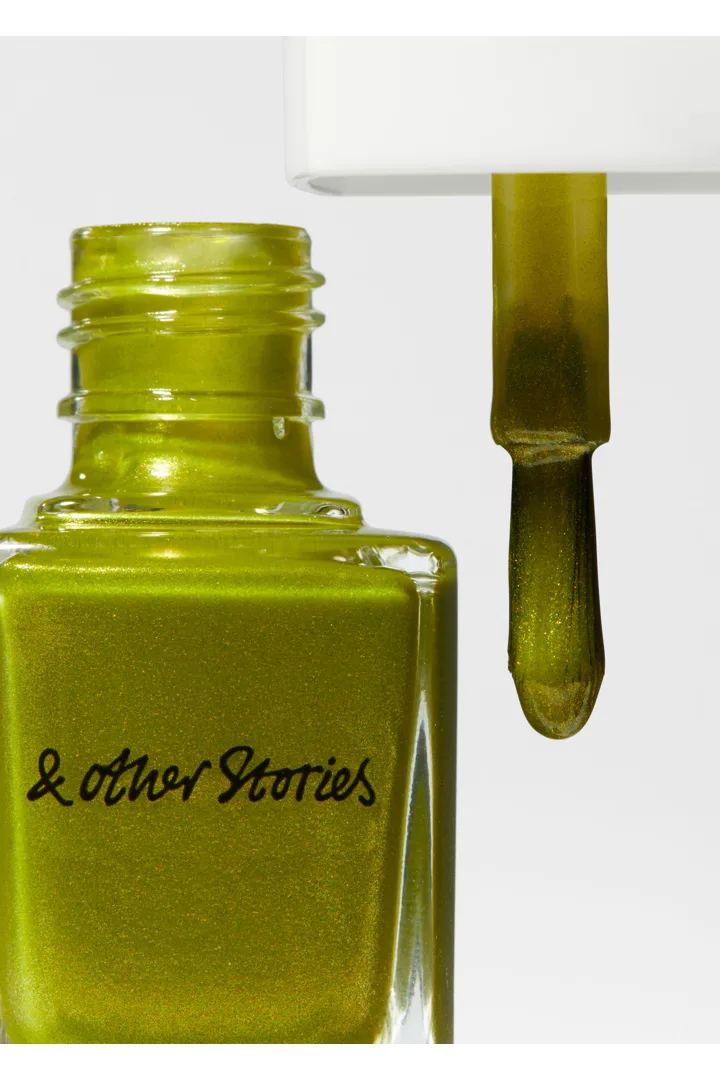 앤아더스토리즈 네일 컬러의 글로시 애플컬러 Detail입니다.