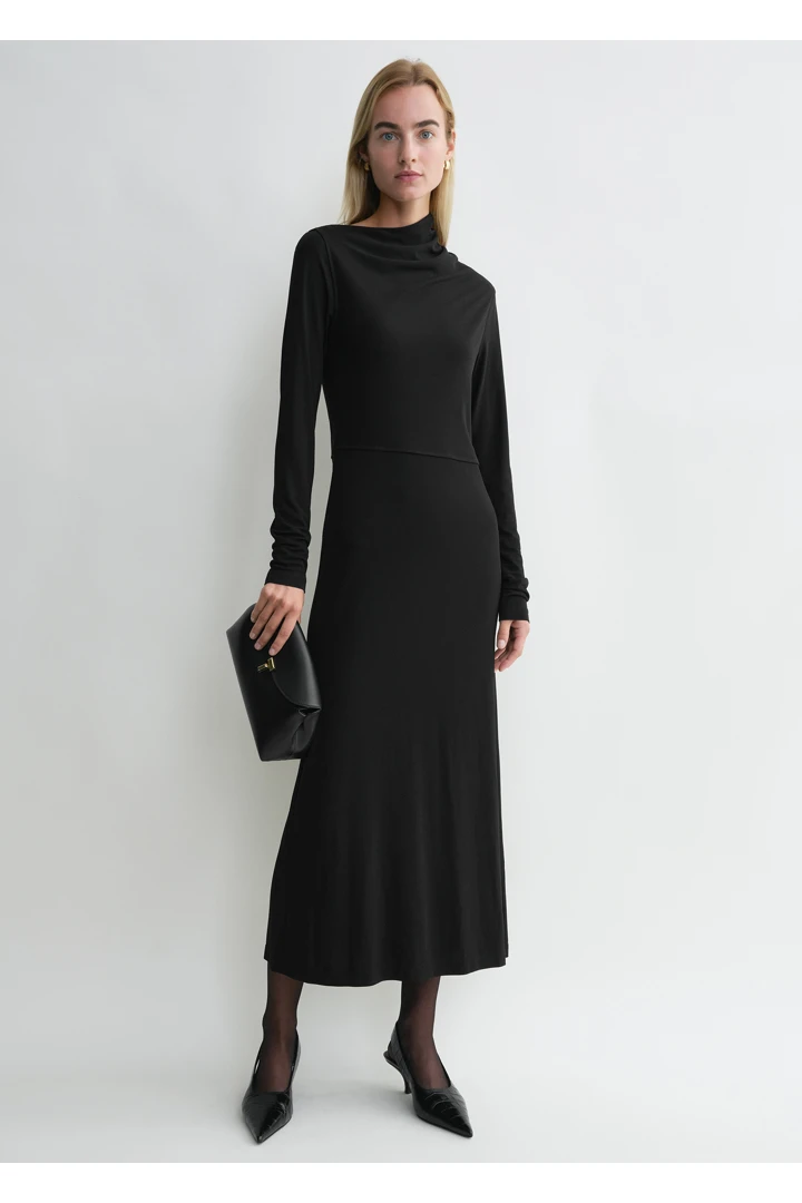 TOTEME 드레이프드 저지 드레스 블랙의 블랙컬러 0번쨰 이미지입니다.