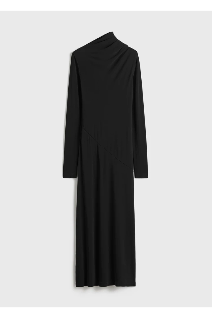 TOTEME 드레이프드 저지 드레스 블랙의 블랙컬러 4번쨰 이미지입니다.
