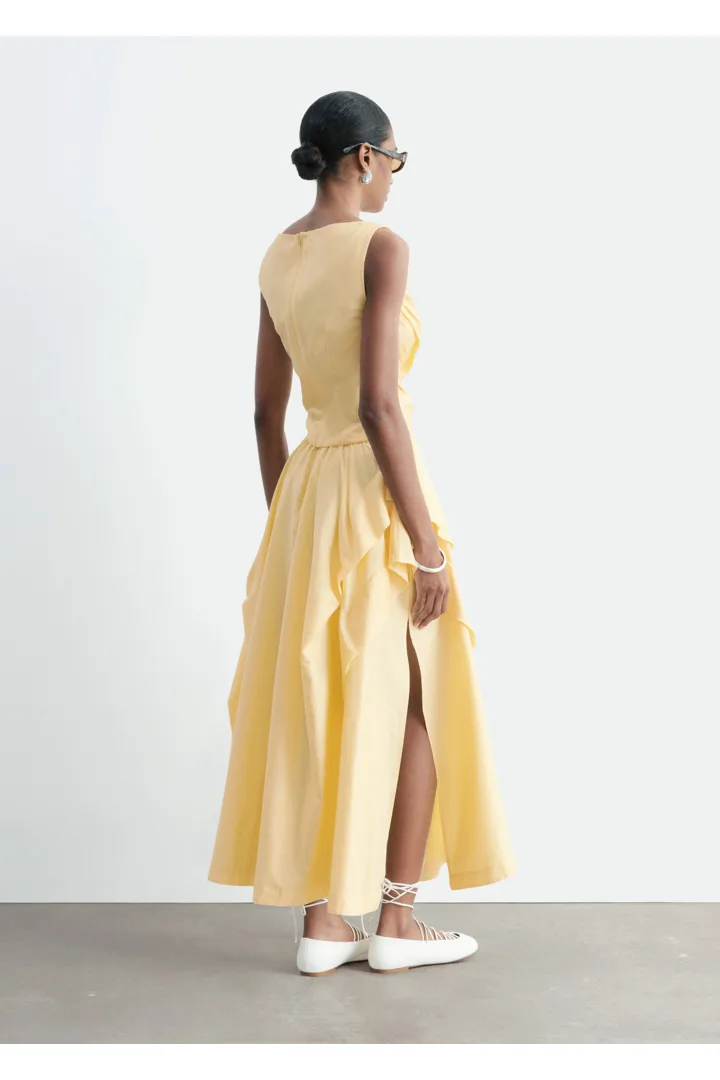 앤아더스토리즈 개더드 코튼 미디 스커트의 옐로우컬러 ECOMLook입니다.