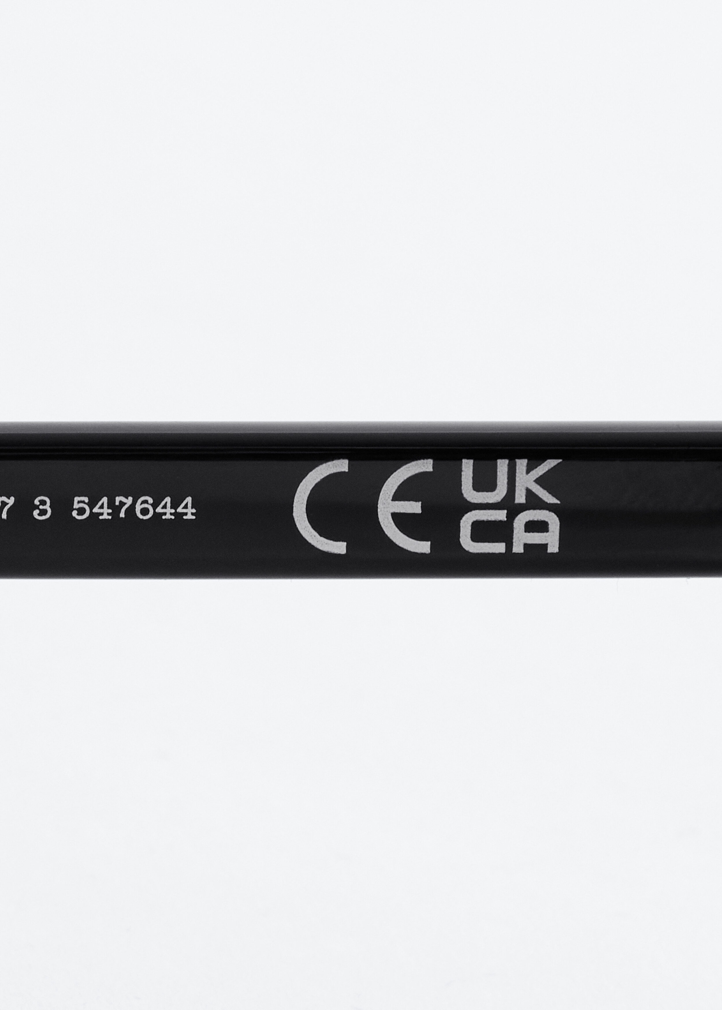 앤아더스토리즈 내로우 렉탱글 선글라스의 블랙컬러 Detail입니다.