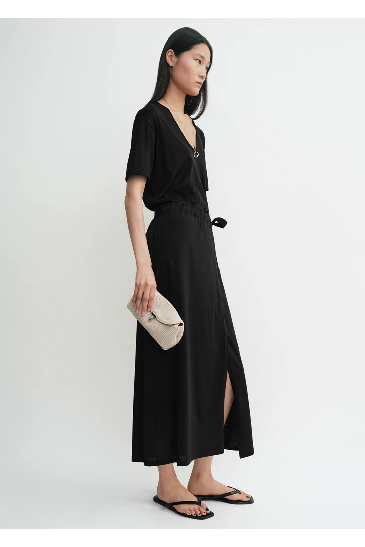 TOTEME 미니 티-락 클러치 펄의 펄컬러 1번쨰 이미지입니다.