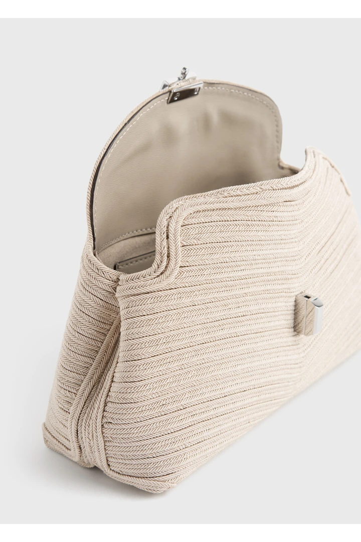 TOTEME 미니 티-락 클러치 펄의 펄컬러 3번쨰 이미지입니다.