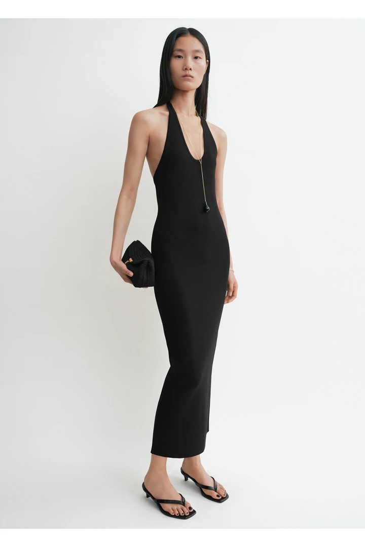 TOTEME 컴팩트 니트 홀터 드레스 블랙의 블랙컬러 0번쨰 이미지입니다.