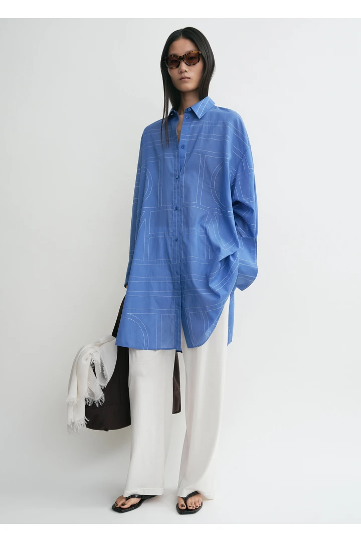 TOTEME 롱 썸머 셔츠 코발트의 코발트컬러 0번쨰 이미지입니다.