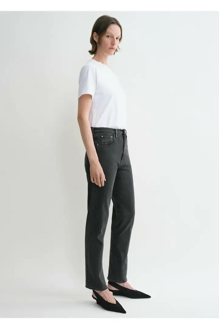 TOTEME 트위스티드 심 데님 그레이의 그레이컬러 1번쨰 이미지입니다.