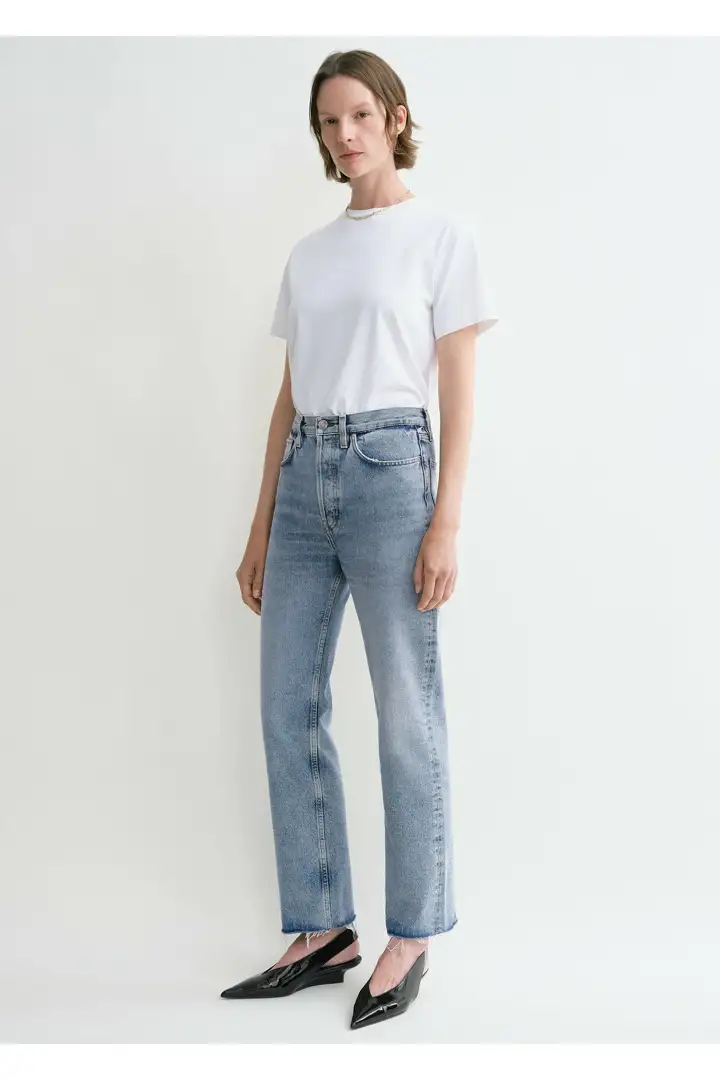 TOTEME default image 1 of 원 블루 in 클래식 컷 데님 원 블루