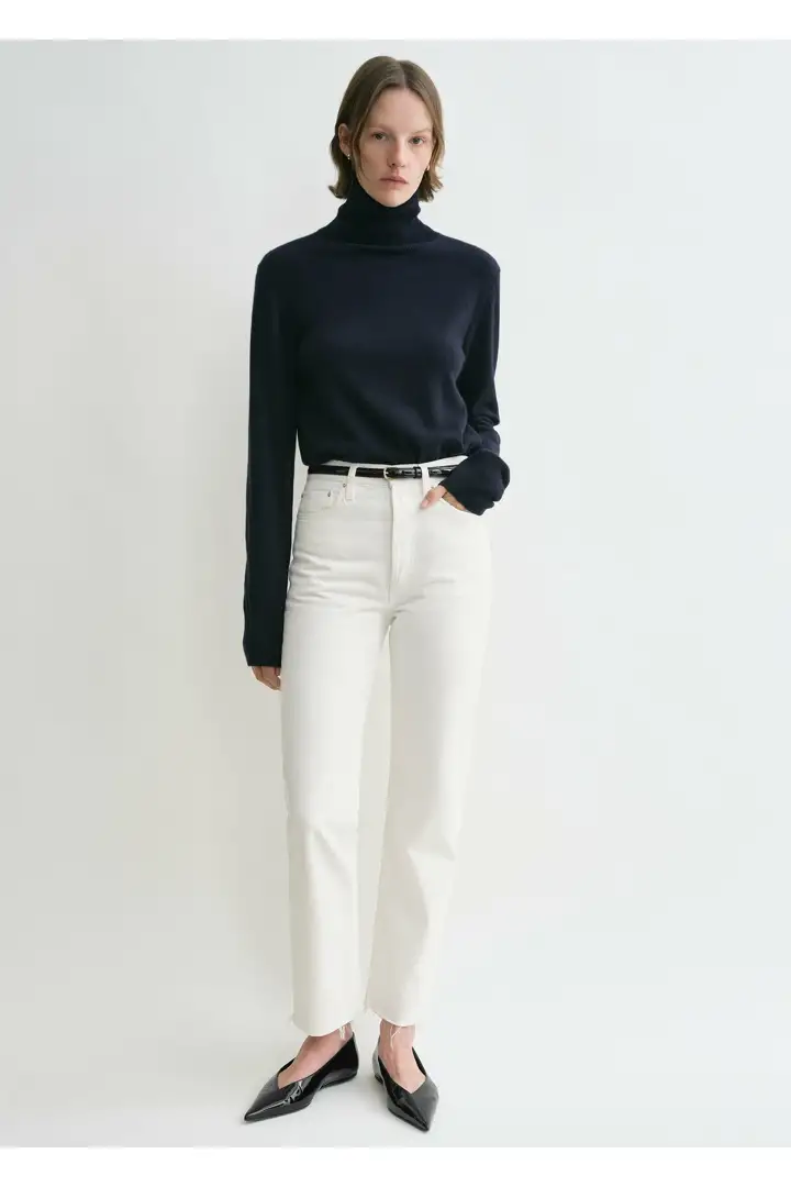 TOTEME default image 2 of 오프-화이트 in 클래식 컷 데님 오프 화이트