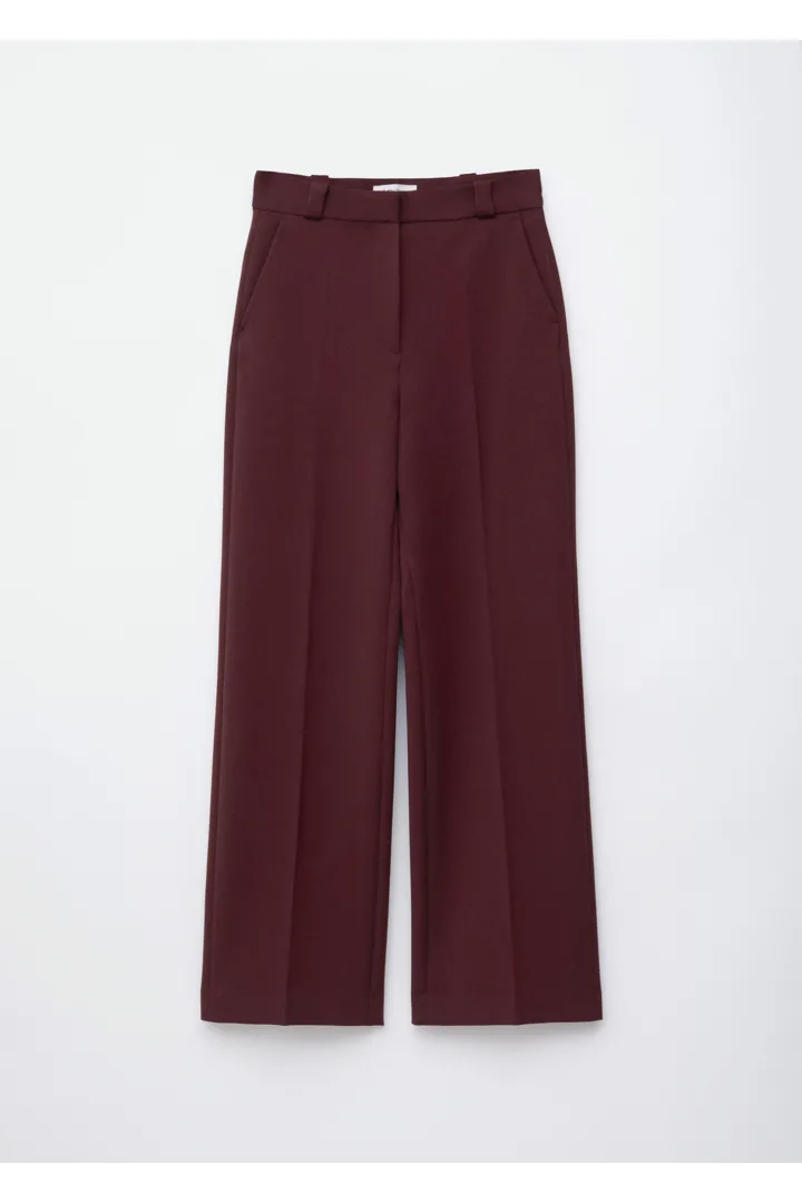 앤아더스토리즈 스트레이트 프레스 크리스 트라우저의 다크 레드컬러 Product입니다.