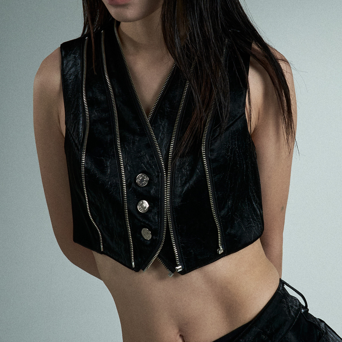 아드베스 [현대백화점] [KB국민카드, H.Point PayKB국민카드6%할인~10/08]Zipped Crop Vest W22ZCVPU00 +할인쿠폰