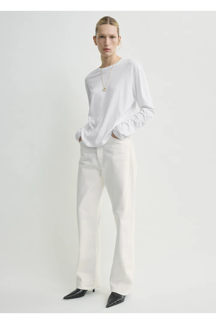 TOTEME default image 23 of 화이트 in 클래식 롱 슬리브 티셔츠 화이트