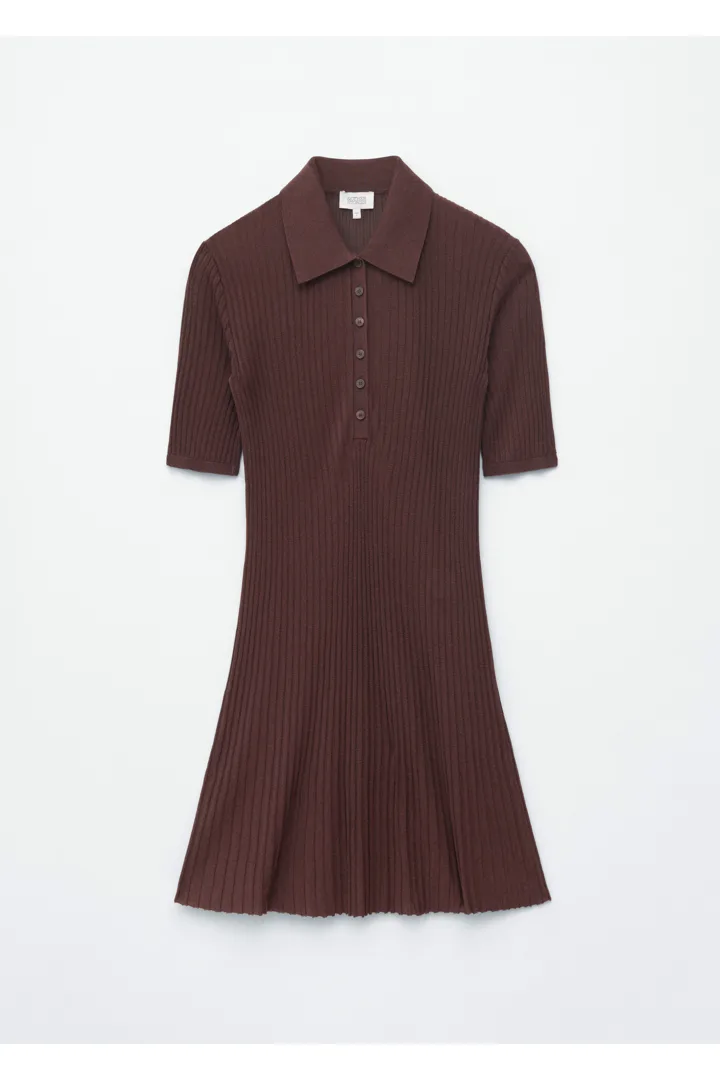 앤아더스토리즈 니트 미니 드레스의 다크 브라운컬러 Product입니다.