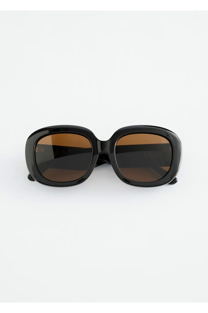 앤아더스토리즈 오버사이즈 선글라스의 블랙컬러 Product입니다.