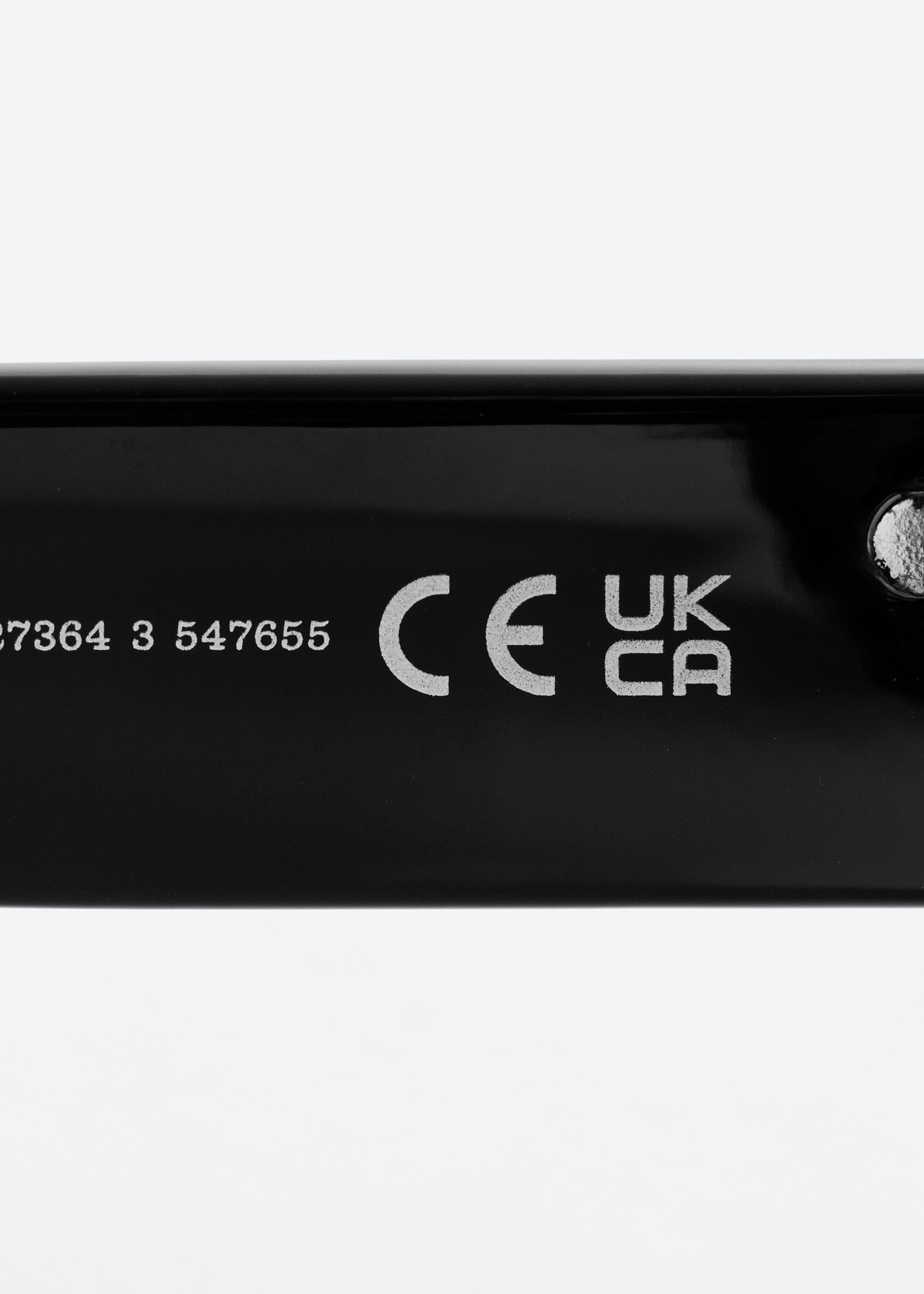 앤아더스토리즈 오버사이즈 선글라스의 블랙컬러 Detail입니다.