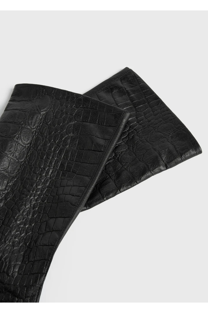 TOTEME 레더 글러브스 블랙의 블랙컬러 2번쨰 이미지입니다.