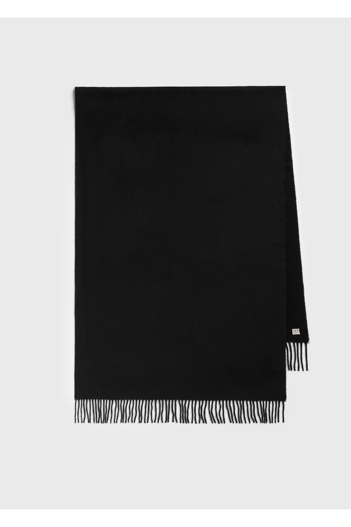 TOTEME 캐시미어 스카프 블랙의 블랙컬러 0번쨰 이미지입니다.