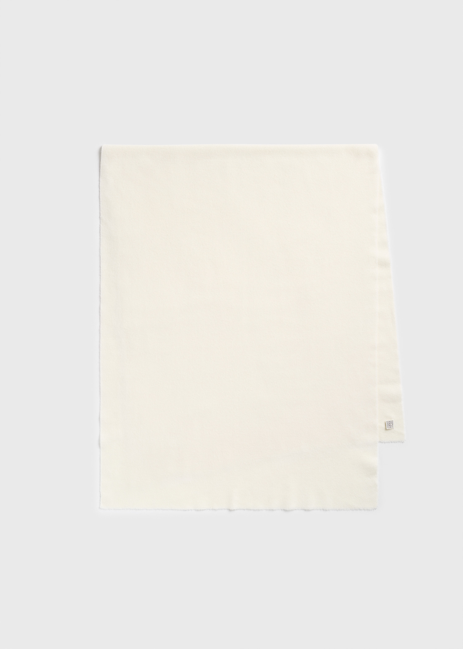 TOTEME 클래식 윈터 스카프 오프 화이트의 오프 화이트컬러 0번쨰 이미지입니다.