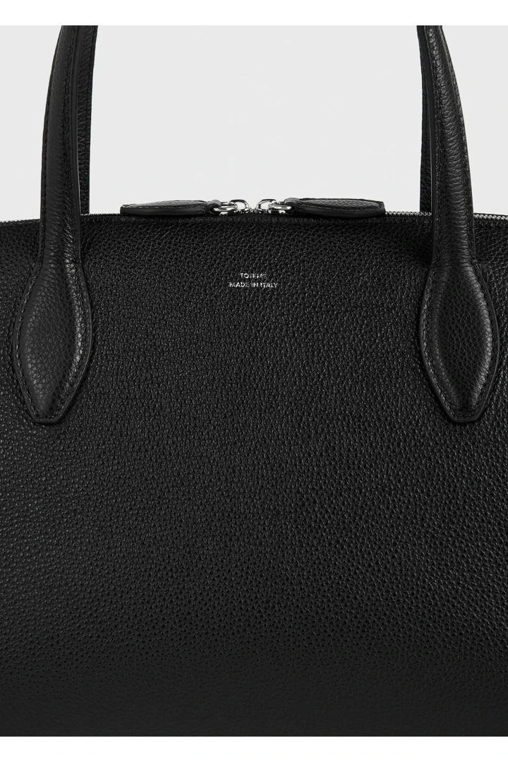 TOTEME 미디엄 그레인드 레더 데이 토트 블랙의 블랙컬러 3번쨰 이미지입니다.