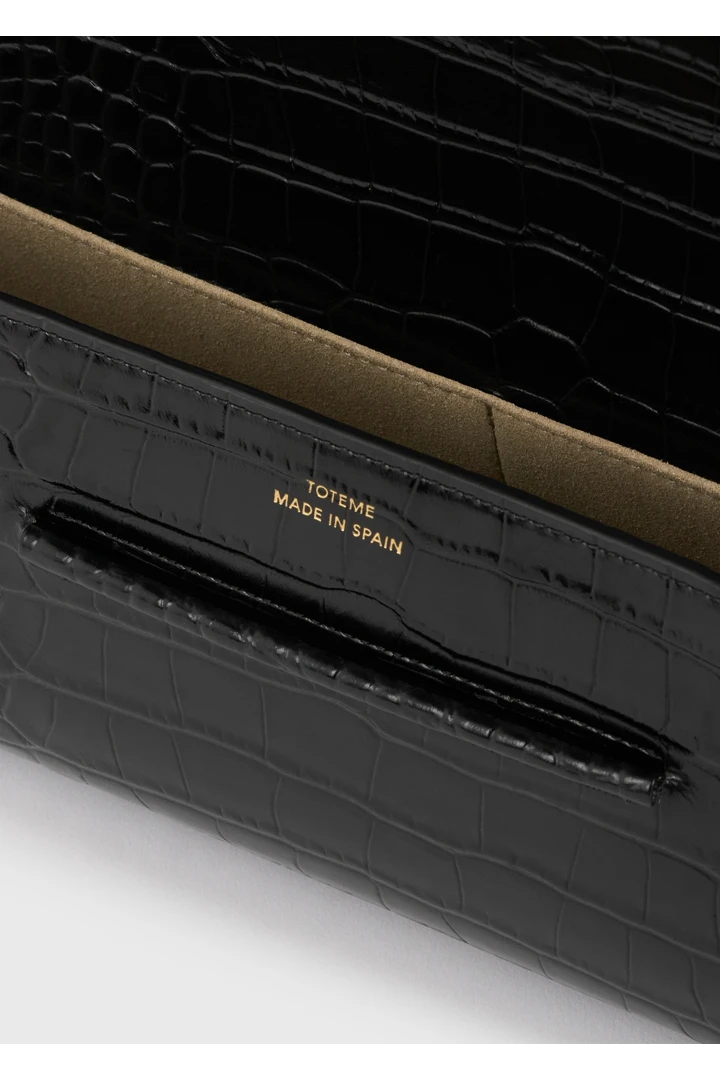 TOTEME 소프트 크로커 엠보스드 티-클러치 블랙의 블랙컬러 5번쨰 이미지입니다.