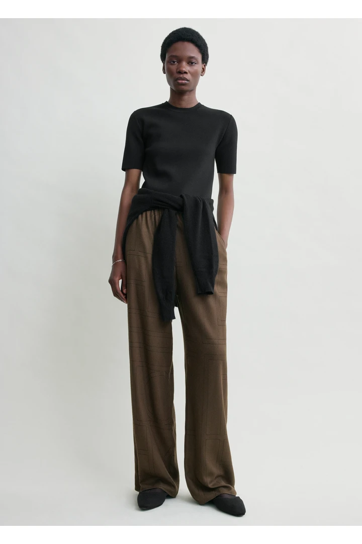 TOTEME default image 18 of 브라운 in 모노그램 플란넬 파자마 바텀 다크 브라운