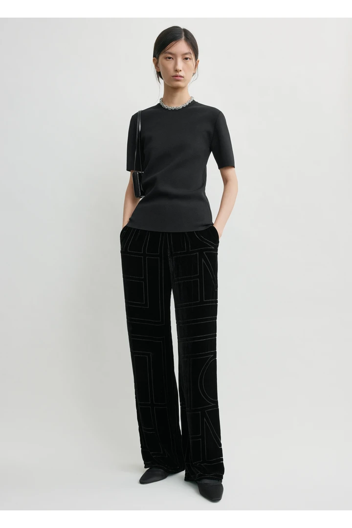 TOTEME default image 19 of 블랙 in 모노그램 데보레 파자마 바텀 블랙