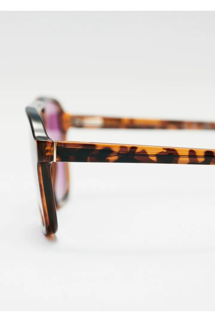 앤아더스토리즈 애비에이터 프레임 선글라스의 골드컬러 Detail입니다.