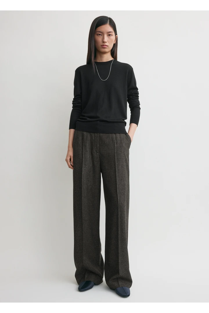 TOTEME 와이드 플란넬 트라우저 차콜의 차콜컬러 0번쨰 이미지입니다.