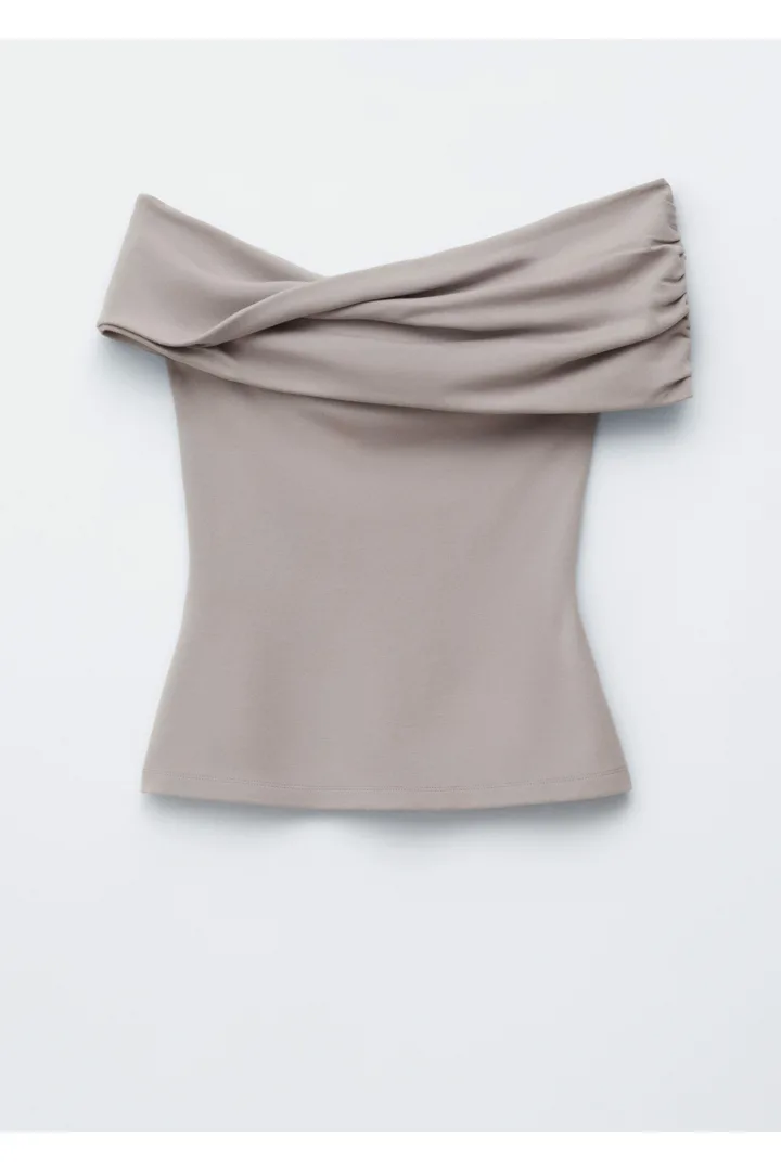 앤아더스토리즈 오프 숄더 탑의 몰컬러 Product입니다.