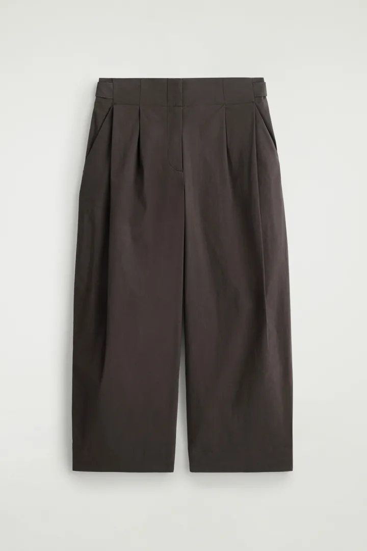 COS default image 12 of 브라운 in 코튼 배럴 레그 트라우저