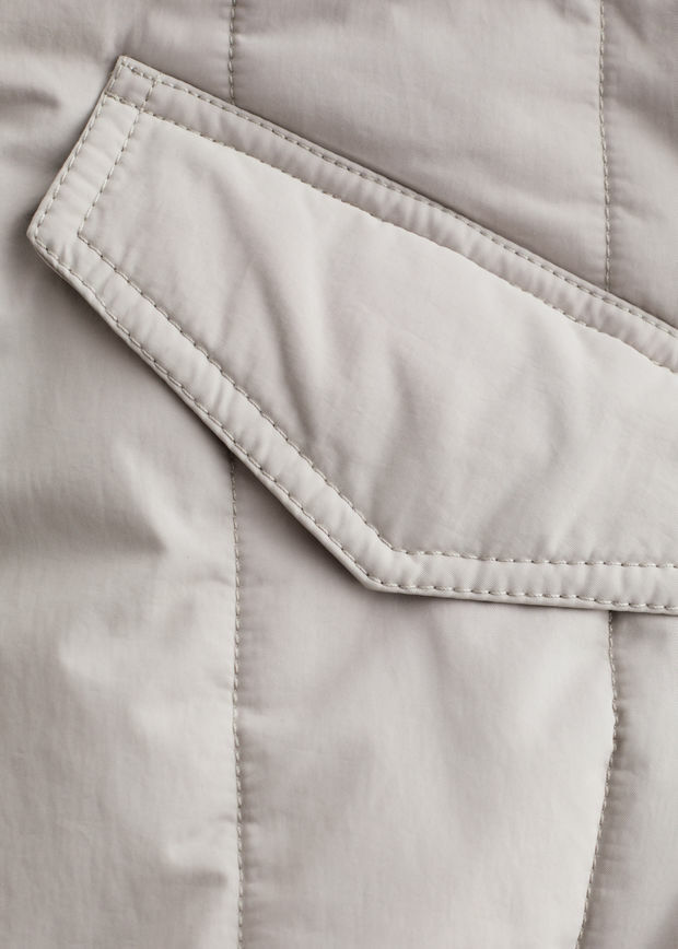 앤아더스토리즈 오버사이즈 봄버 자켓의 라이트 그레이지컬러 Detail입니다.